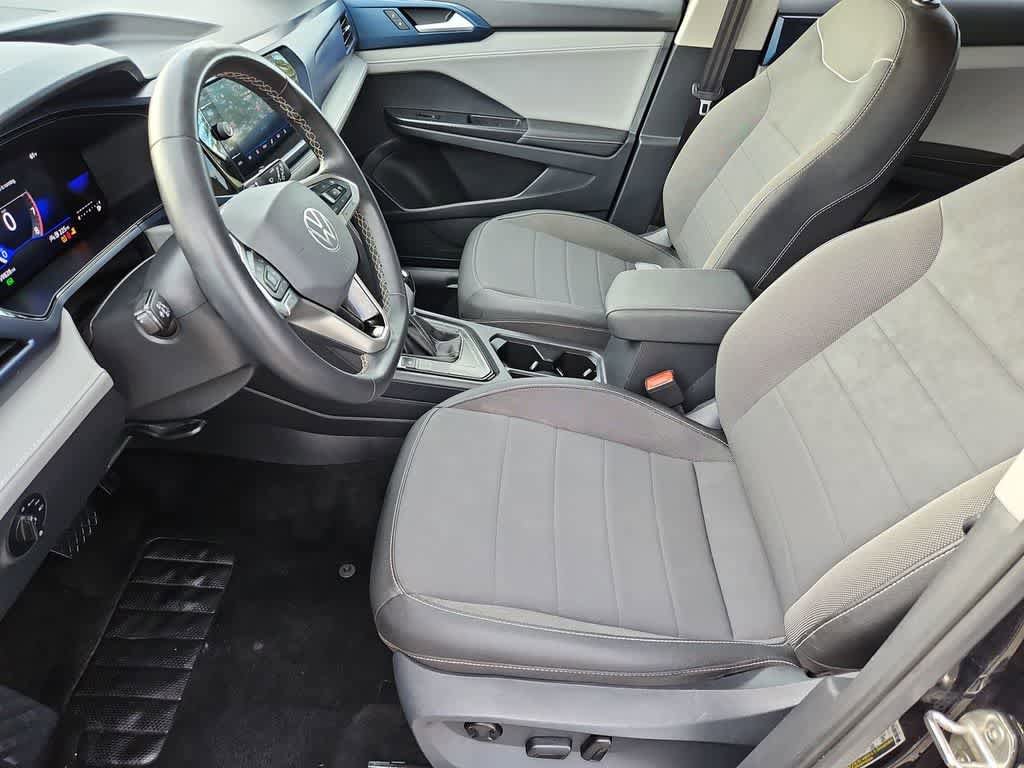 Used 2024 Volkswagen Taos SE FWD image 17