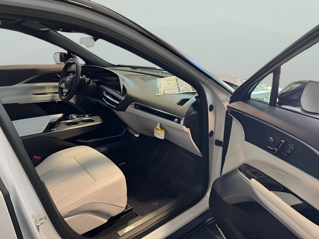 New 2026 Cadillac Lyriq Premium Sport w/ LPO, Floor Liner Package AWD/4WD image 15