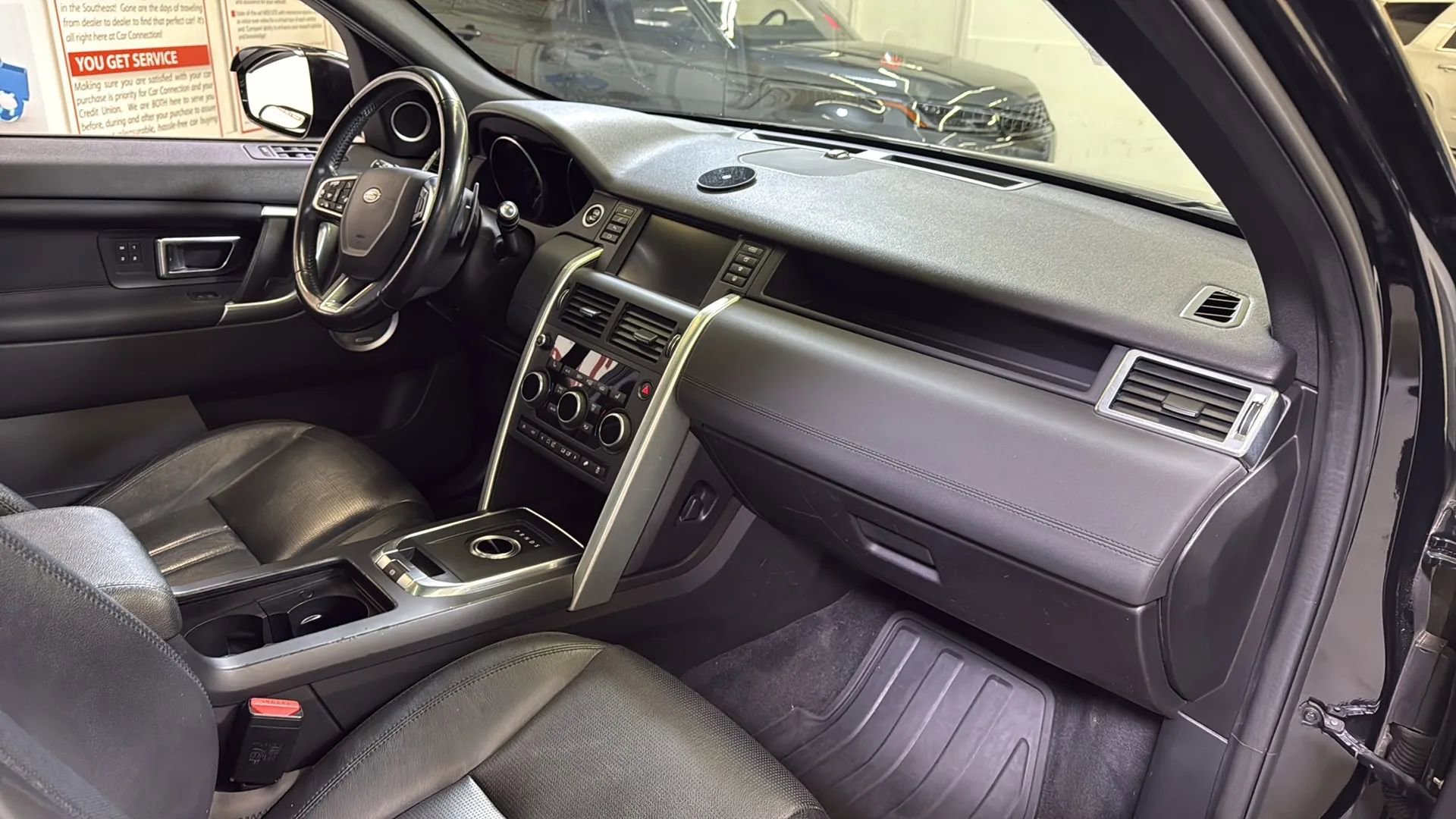 Used 2016 Land Rover Discovery Sport HSE image 16