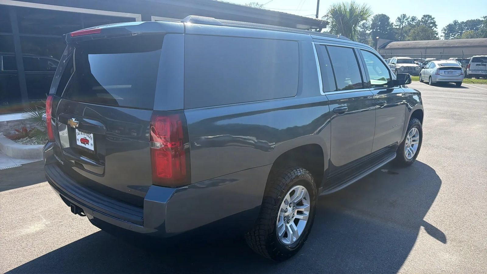 Used 2019 Chevrolet Suburban LT AWD/4WD image 7