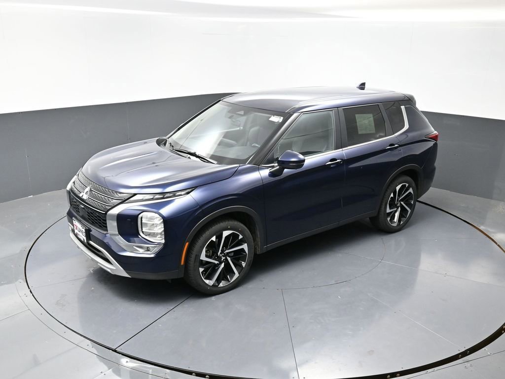Used 2024 Mitsubishi Outlander AWD image 46