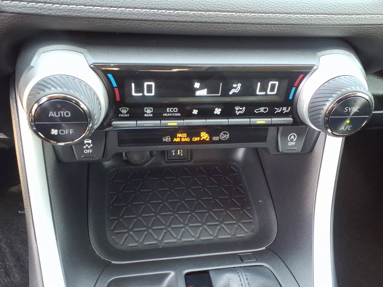 Used 2023 Toyota RAV4 XLE Premium FWD image 27