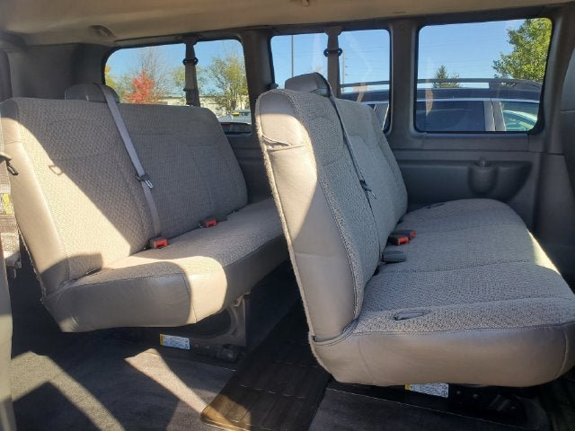 Used 2015 Chevrolet Express 2500 LT w/ LT Preferred Equipment Group RWD image 27