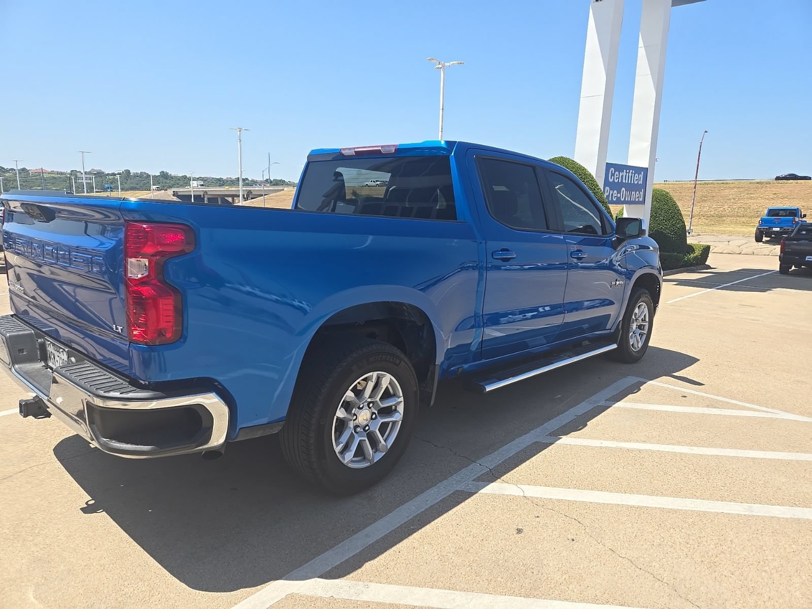 Used 2023 Chevrolet Silverado 1500 LT RWD image 7