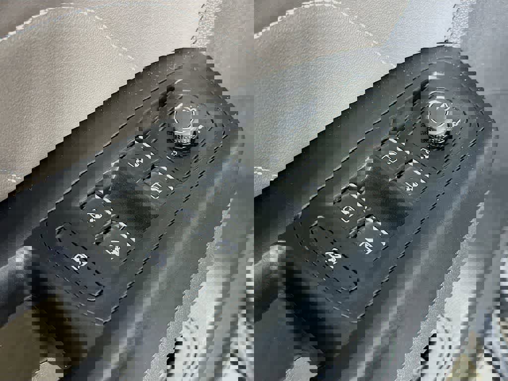 Used 2021 Volkswagen Atlas SEL Premium AWD/4WD image 29