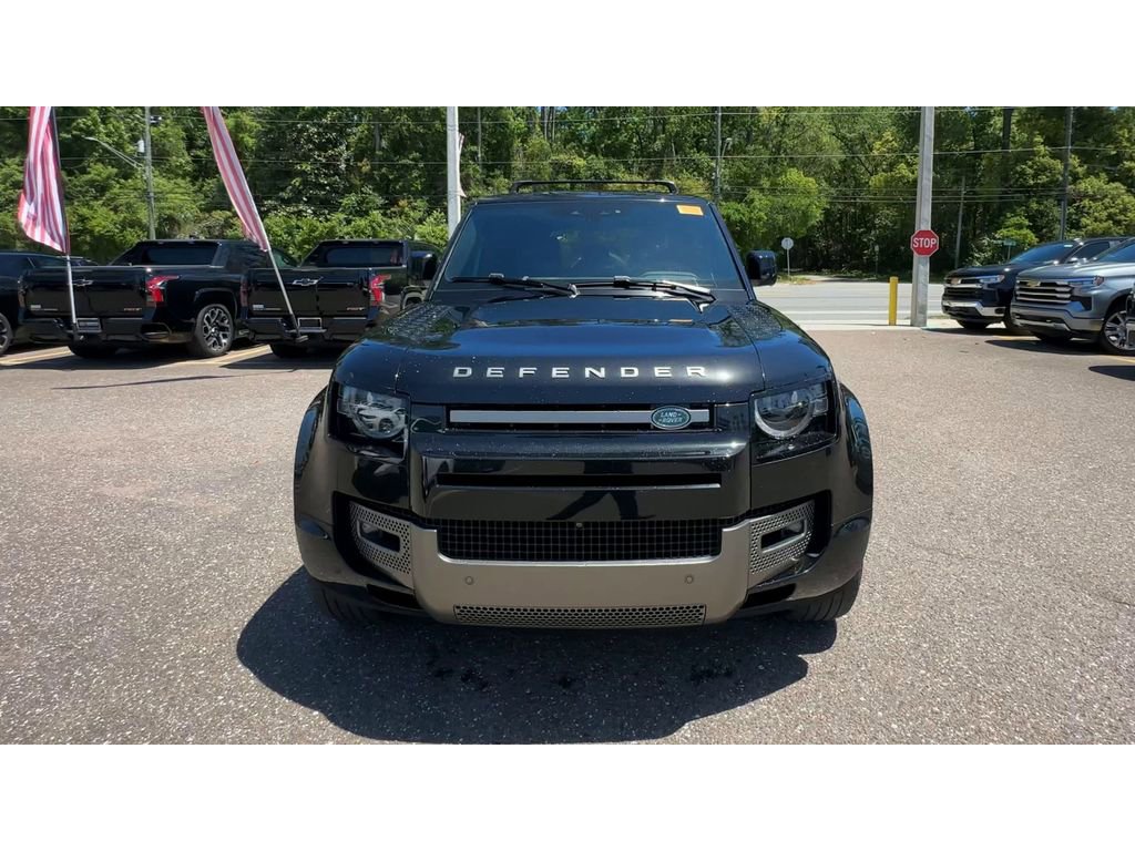 Used 2021 Land Rover Defender 110 X-Dynamic SE AWD/4WD image 3