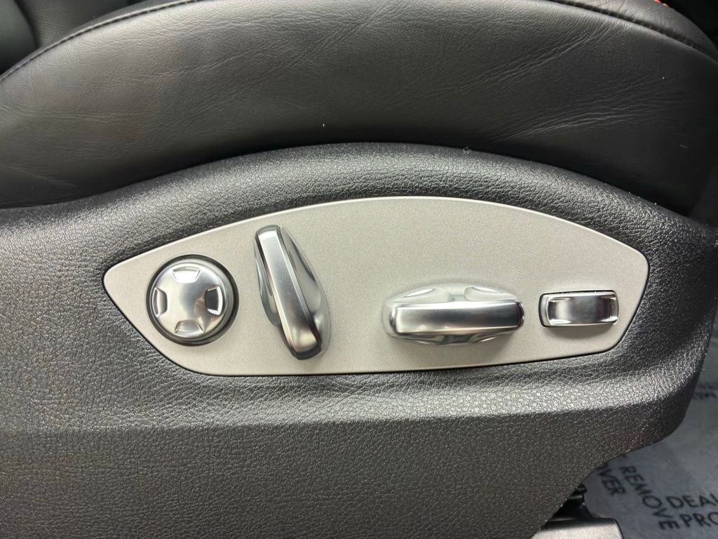 Used 2023 Porsche Macan w/ Premium Package Plus image 51