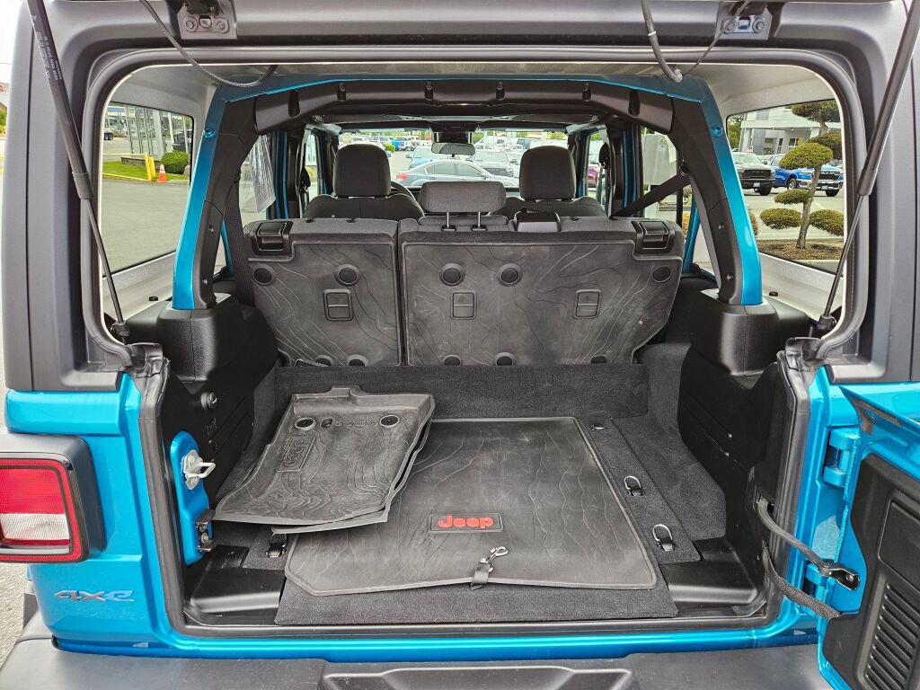 Used 2024 Jeep Wrangler Unlimited AWD/4WD image 13