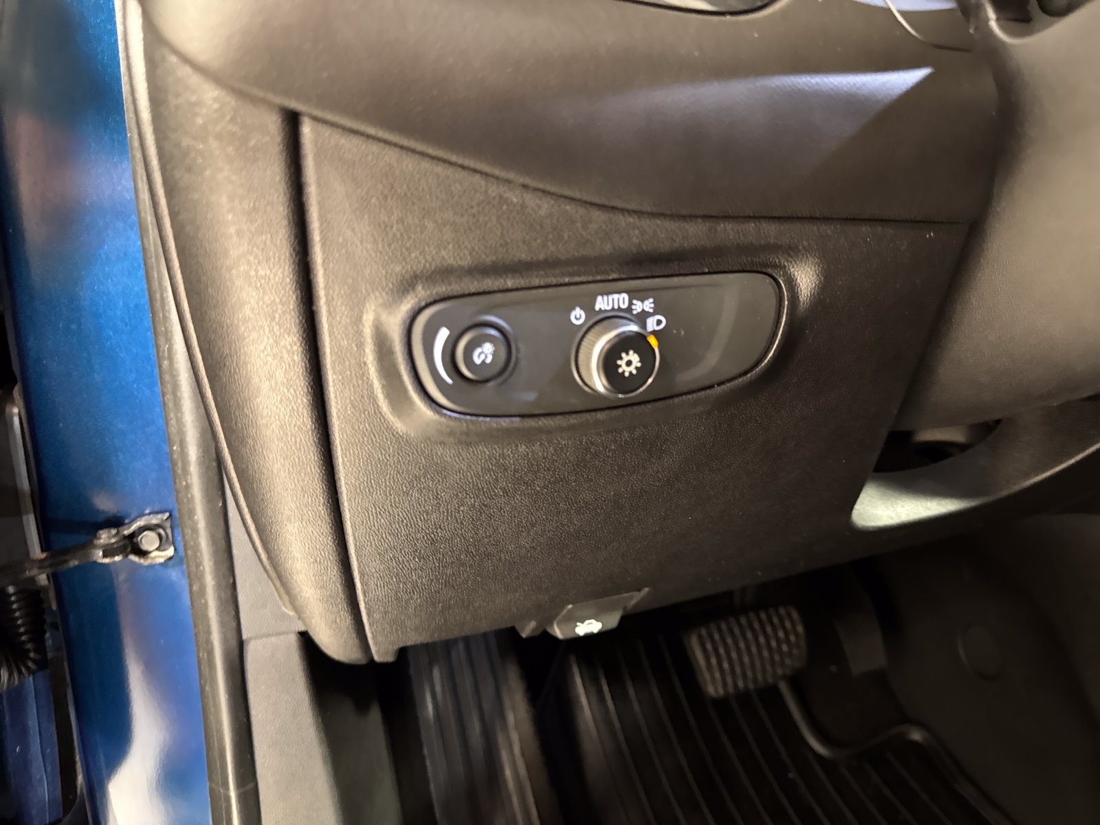 Used 2019 Chevrolet Equinox LT AWD/4WD image 18