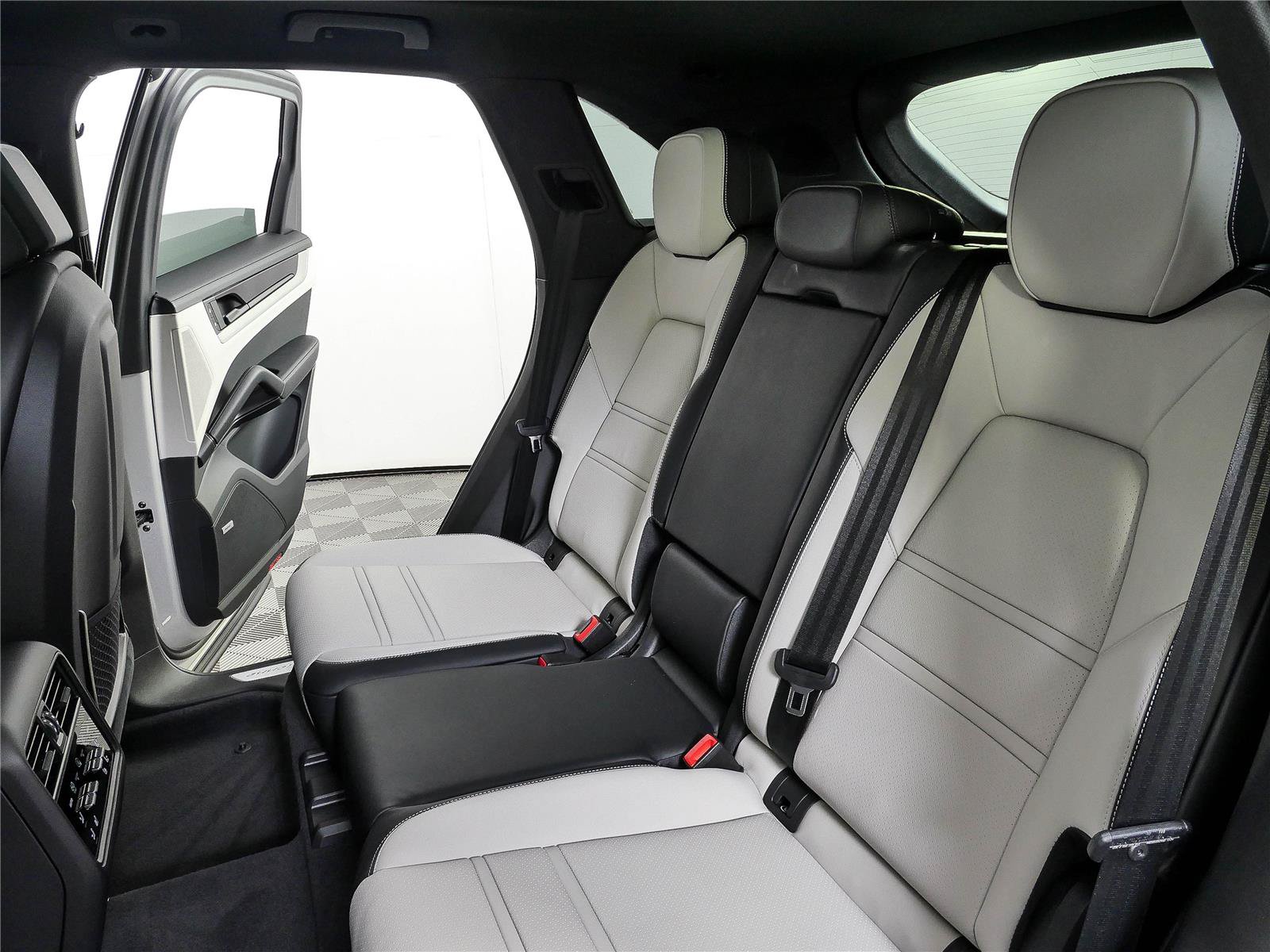 New 2026 Porsche Cayenne AWD/4WD image 22