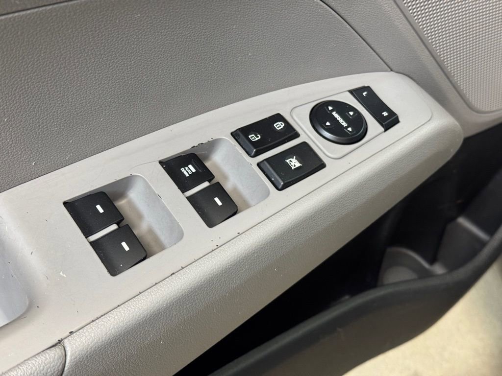 Used 2017 Hyundai Elantra SE image 9