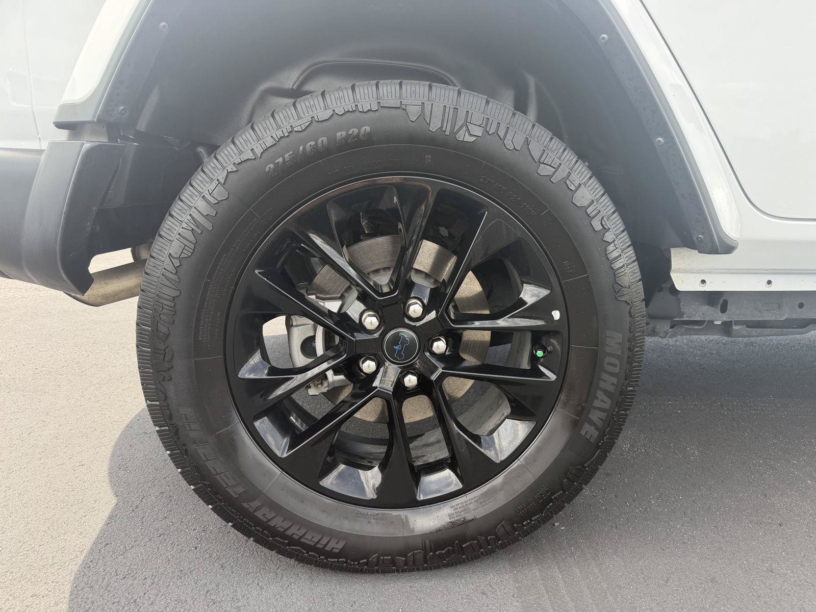 Used 2024 Jeep Wrangler Unlimited Sahara AWD/4WD image 9