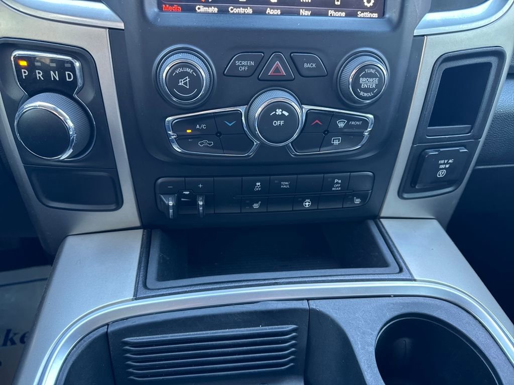 Used 2020 RAM 1500 Classic SLT w/ Luxury Group image 17