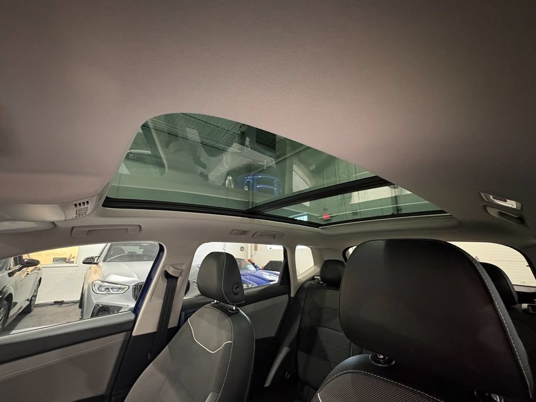 Used 2024 Volkswagen Taos SE w/ Panoramic Sunroof Package FWD image 33