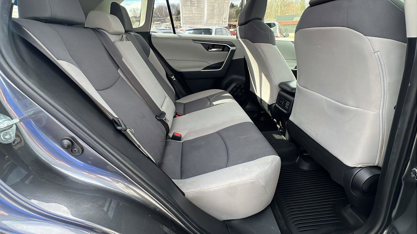 Used 2019 Toyota RAV4 XLE w/ Convenience Package image 14