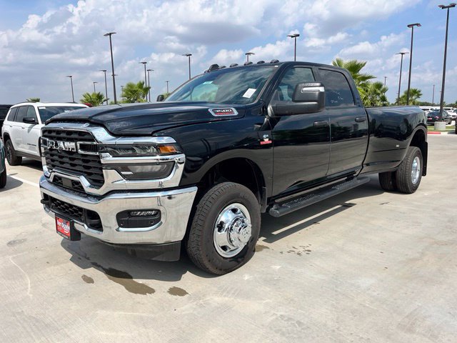 New 2027 RAM 3500 Tradesman AWD/4WD image 3