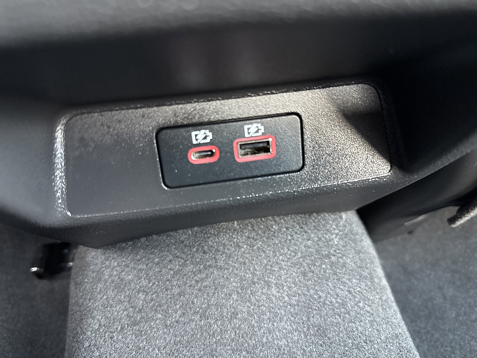 Used 2024 Nissan Altima 2.0 SR FWD image 45