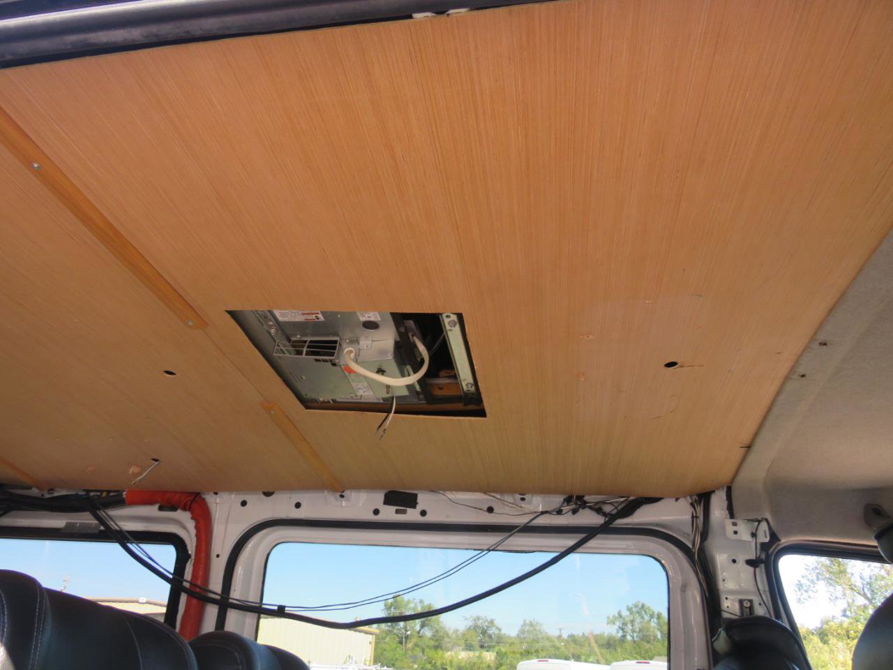 Used 2010 Freightliner Sprinter 2500 RWD image 22