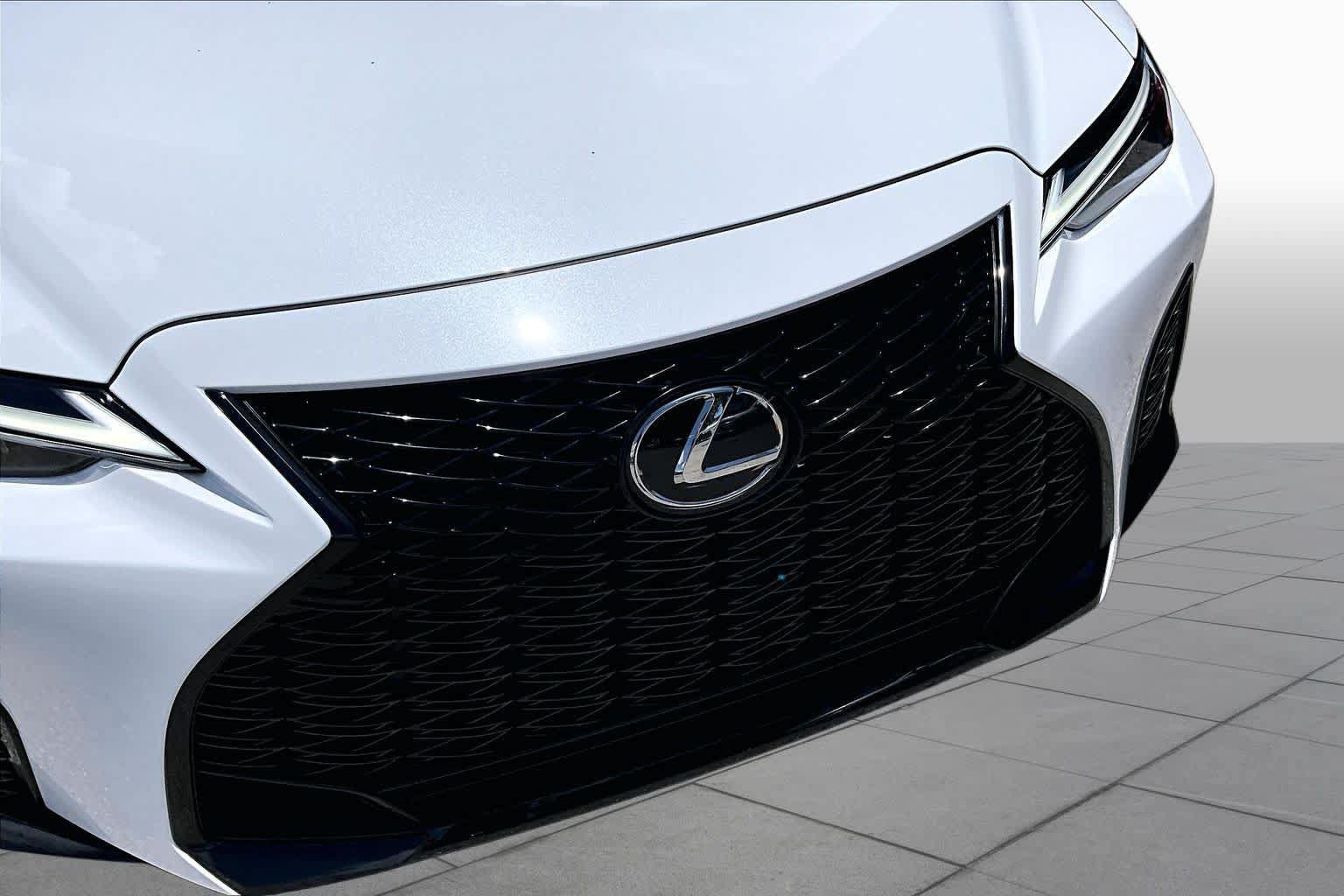 Used 2025 Lexus IS 350 F Sport w/ Accessory Package RWD image 30