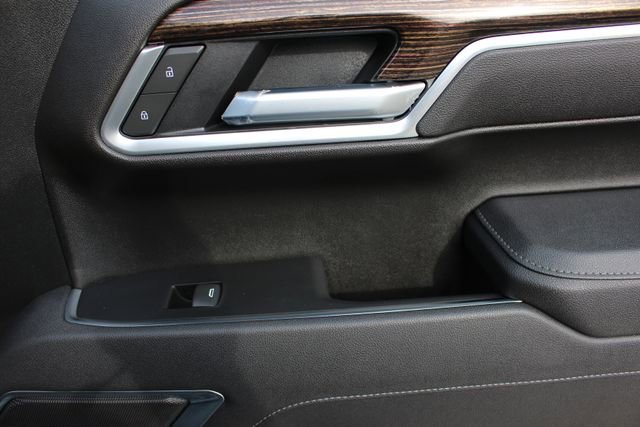Used 2025 GMC Sierra 1500 Elevation image 51