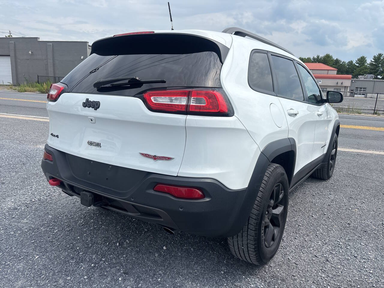 Used 2016 Jeep Cherokee Trailhawk w/ Comfort/Convenience Group AWD/4WD image 5