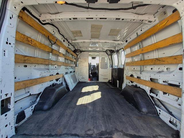 Used 2016 Ford Transit 250 130 Low Roof w/ Exterior Upgrade Package RWD image 6