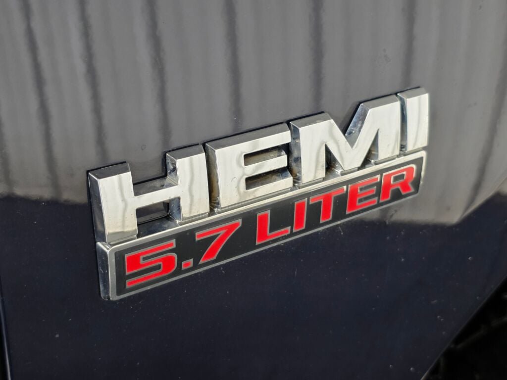 Used 2018 RAM 1500 Express AWD/4WD image 4