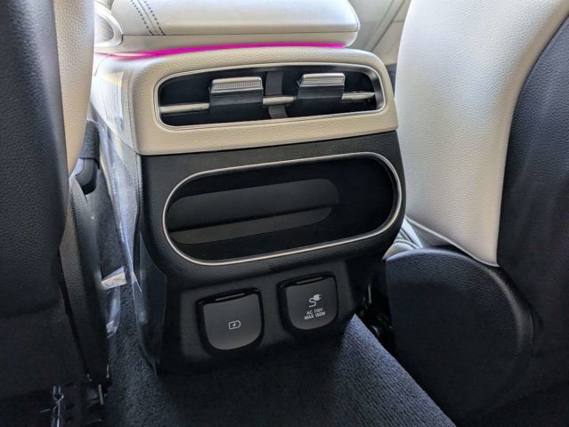 Used 2023 Genesis GV70 2.5T w/ Advanced Package AWD/4WD image 15