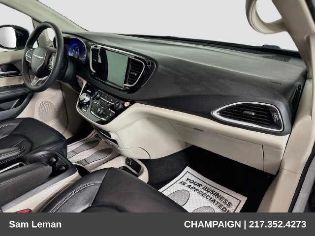 Used 2024 Chrysler Pacifica Touring-L FWD image 28
