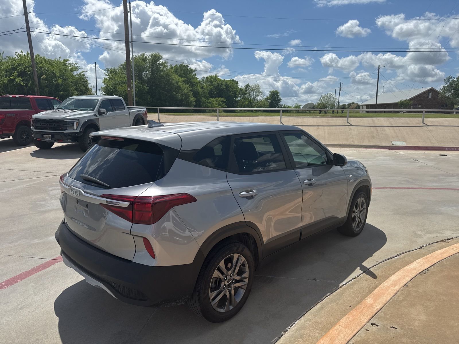 Used 2022 Kia Seltos LX image 5