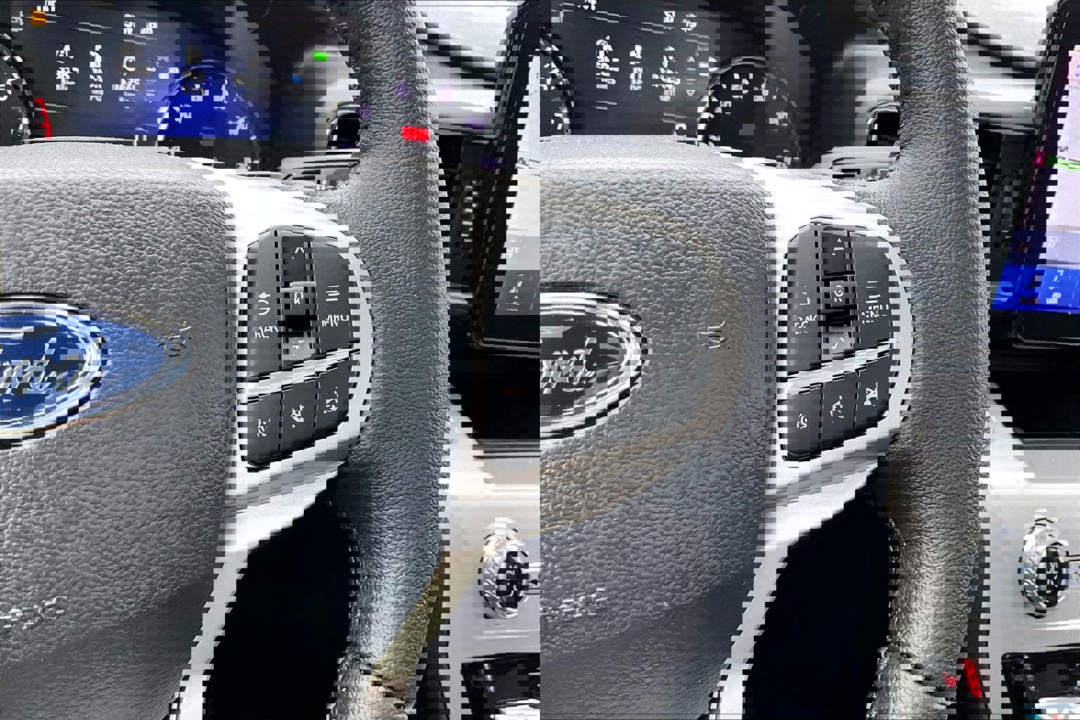 Used 2022 Ford Explorer XLT w/ Equipment Group 202A image 24