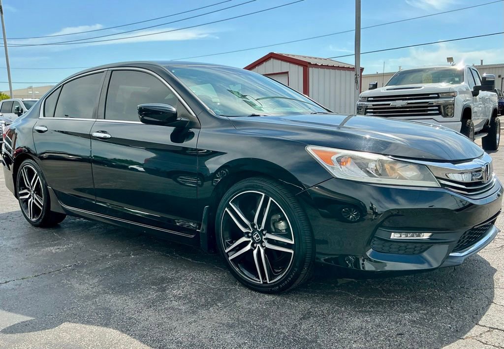 Used 2017 Honda Accord Sport image 7