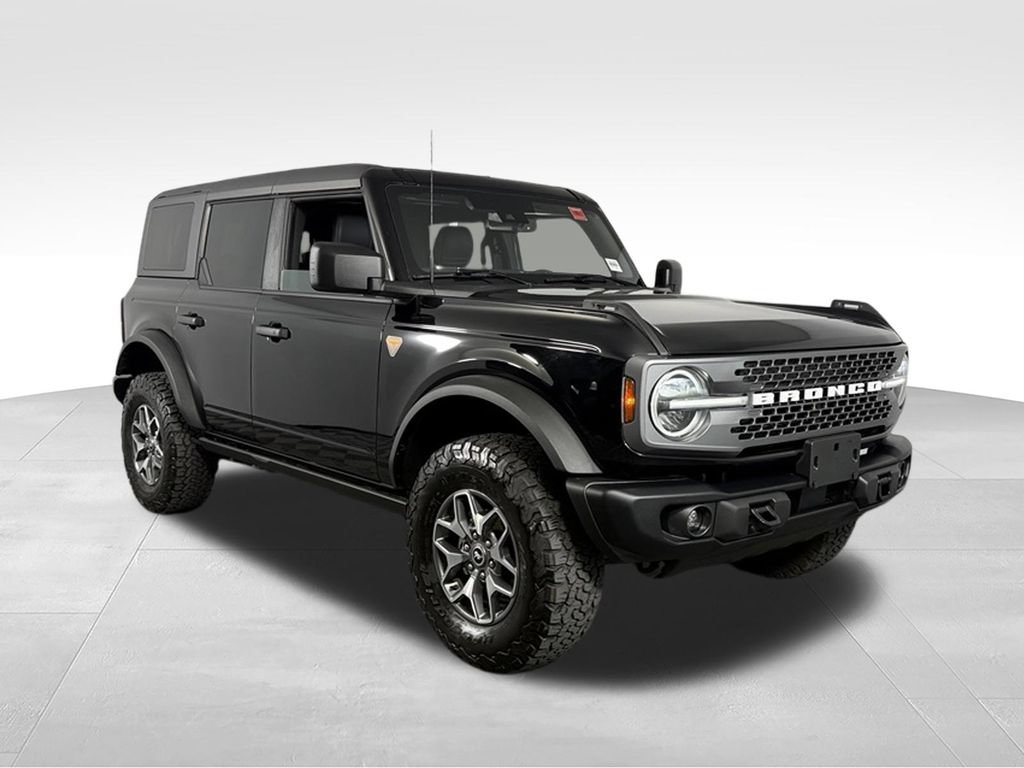Used 2025 Ford Bronco Badlands AWD/4WD image 3