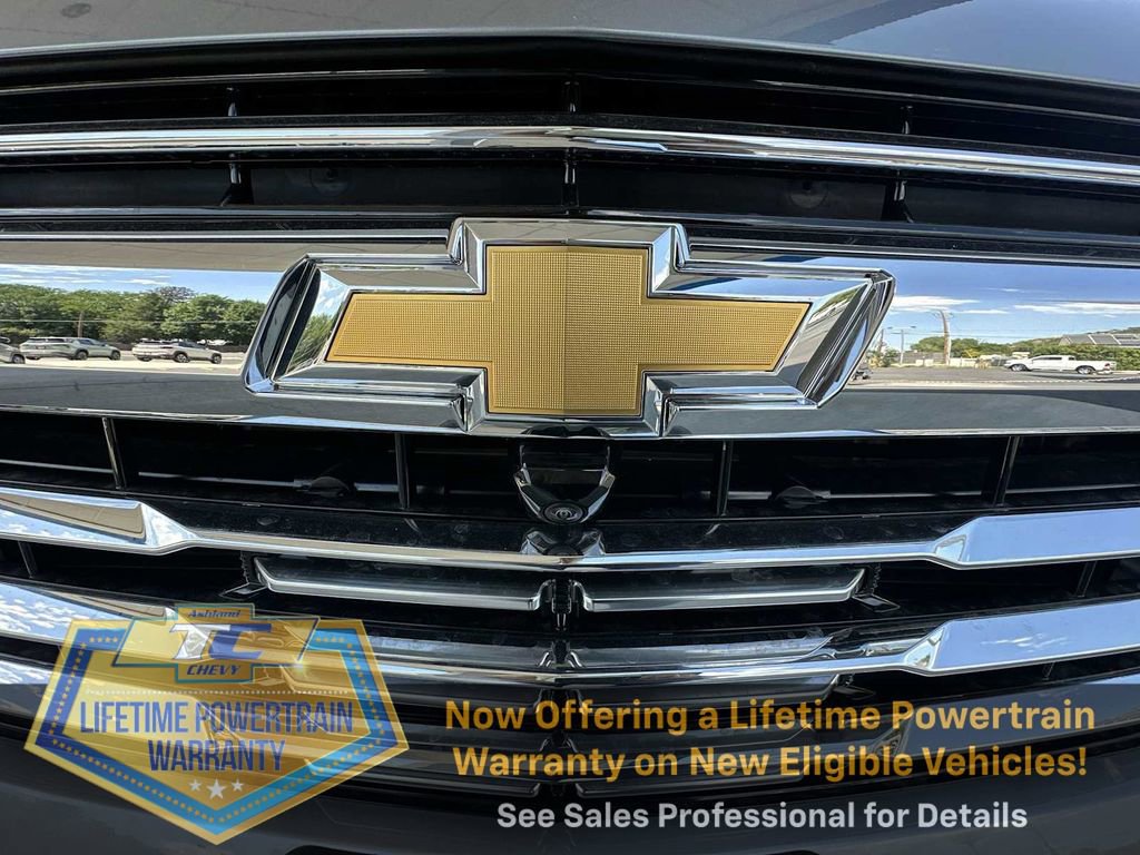New 2025 Chevrolet Suburban Premier image 32