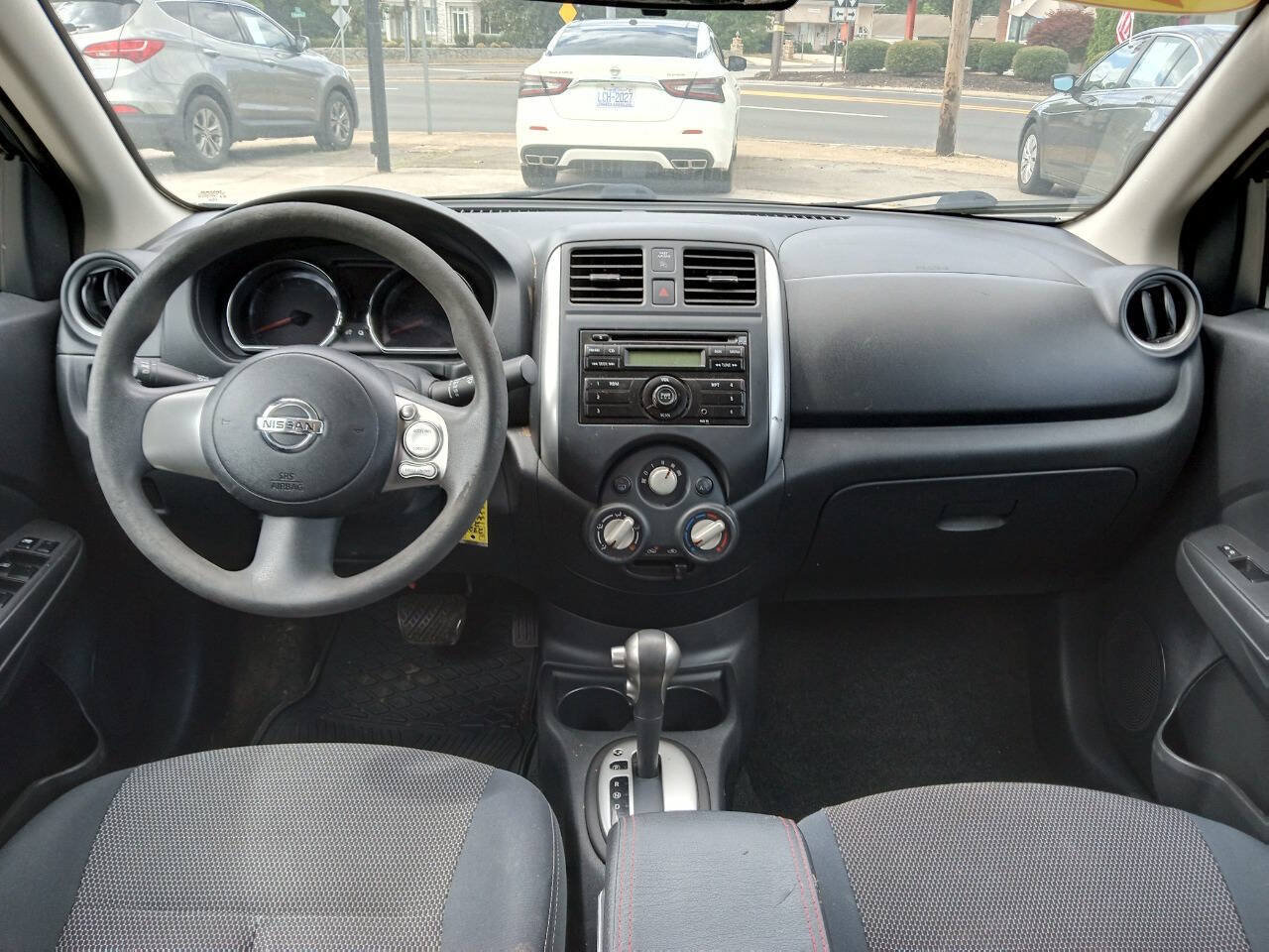 Used 2014 Nissan Versa SV FWD image 7