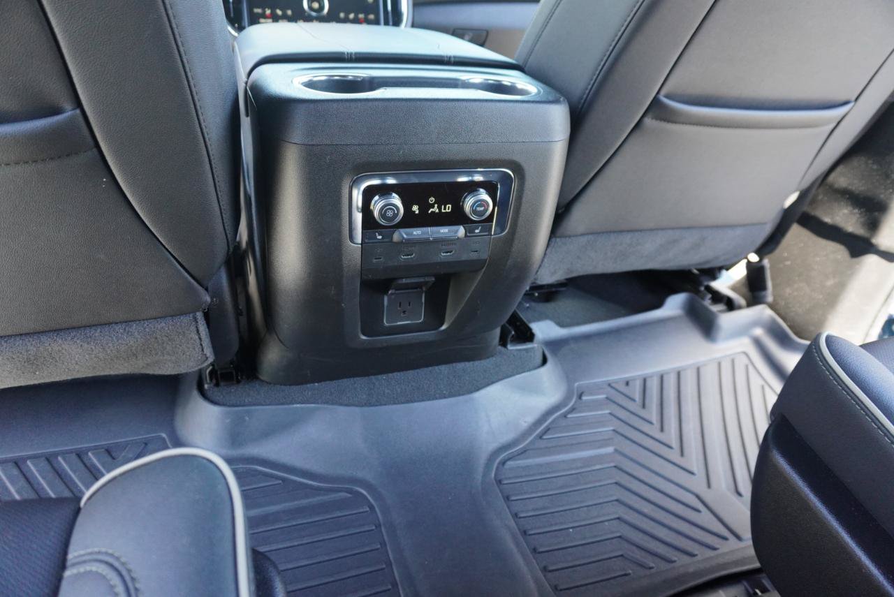Used 2026 GMC Yukon XL Elevation w/ Elevation Premium Package AWD/4WD image 39