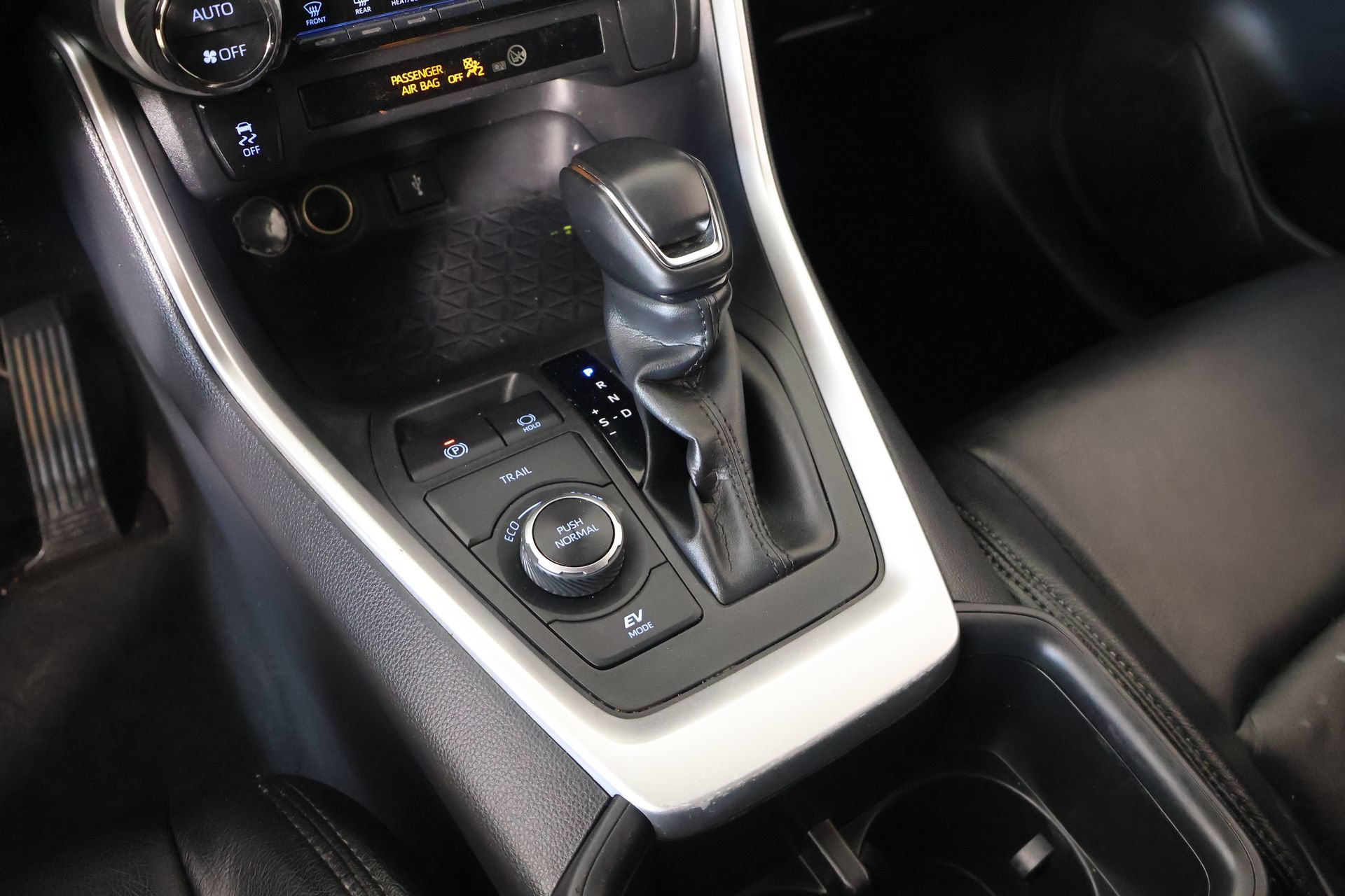 Used 2022 Toyota RAV4 SE AWD/4WD image 7