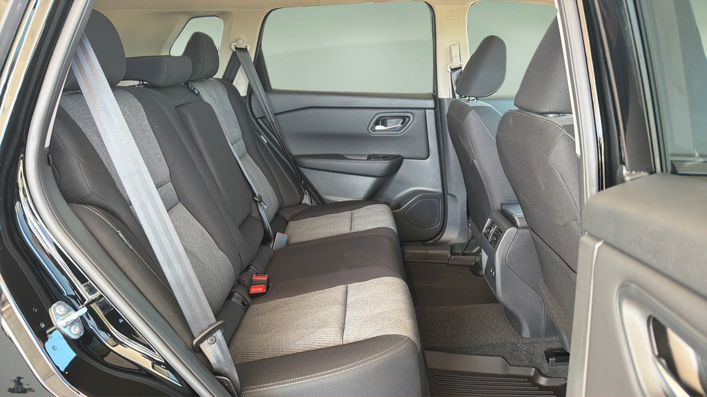 New 2026 Nissan Rogue SV FWD image 15