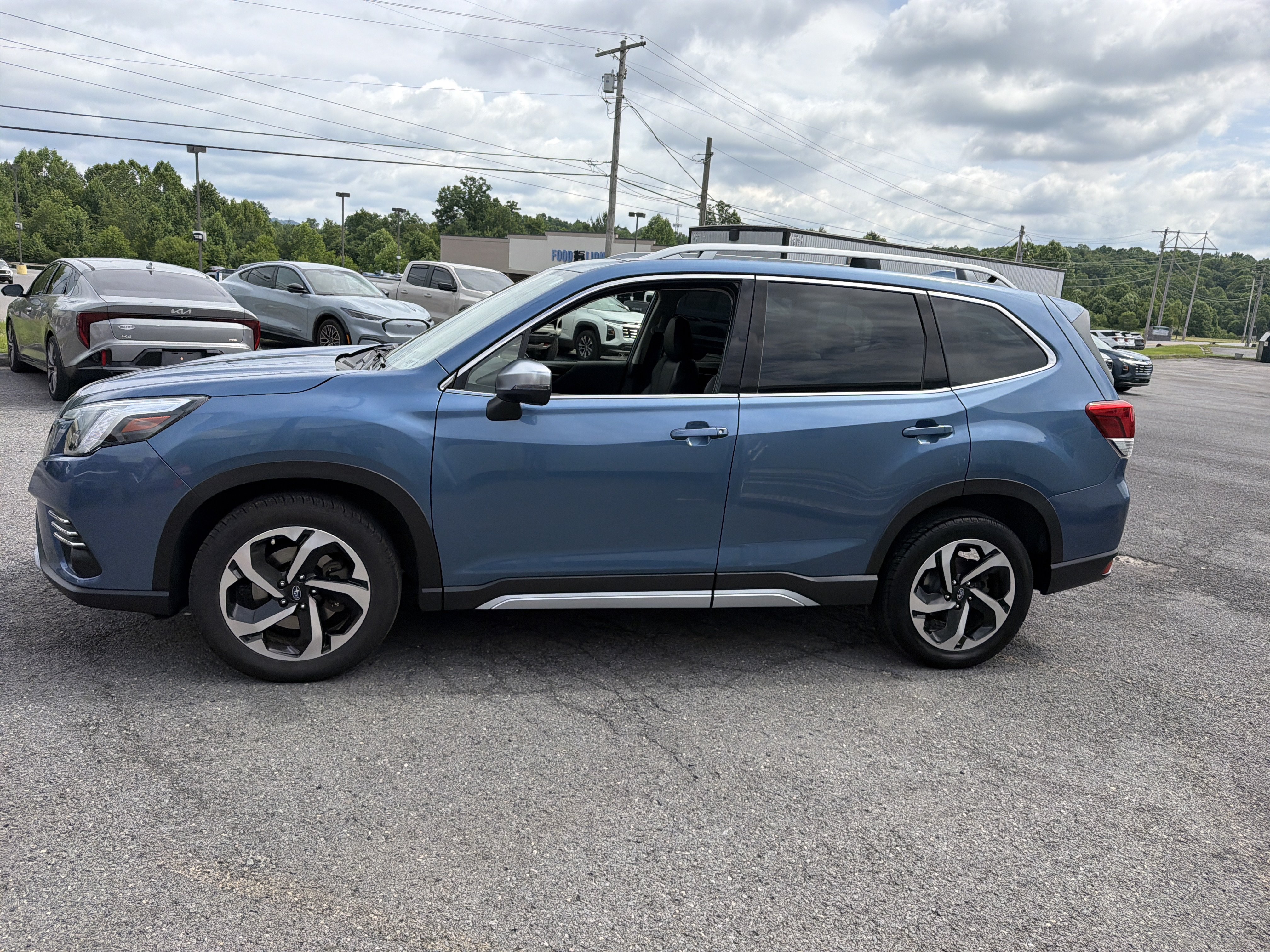 Used 2022 Subaru Forester Touring w/ Popular Package #2 AWD/4WD image 8