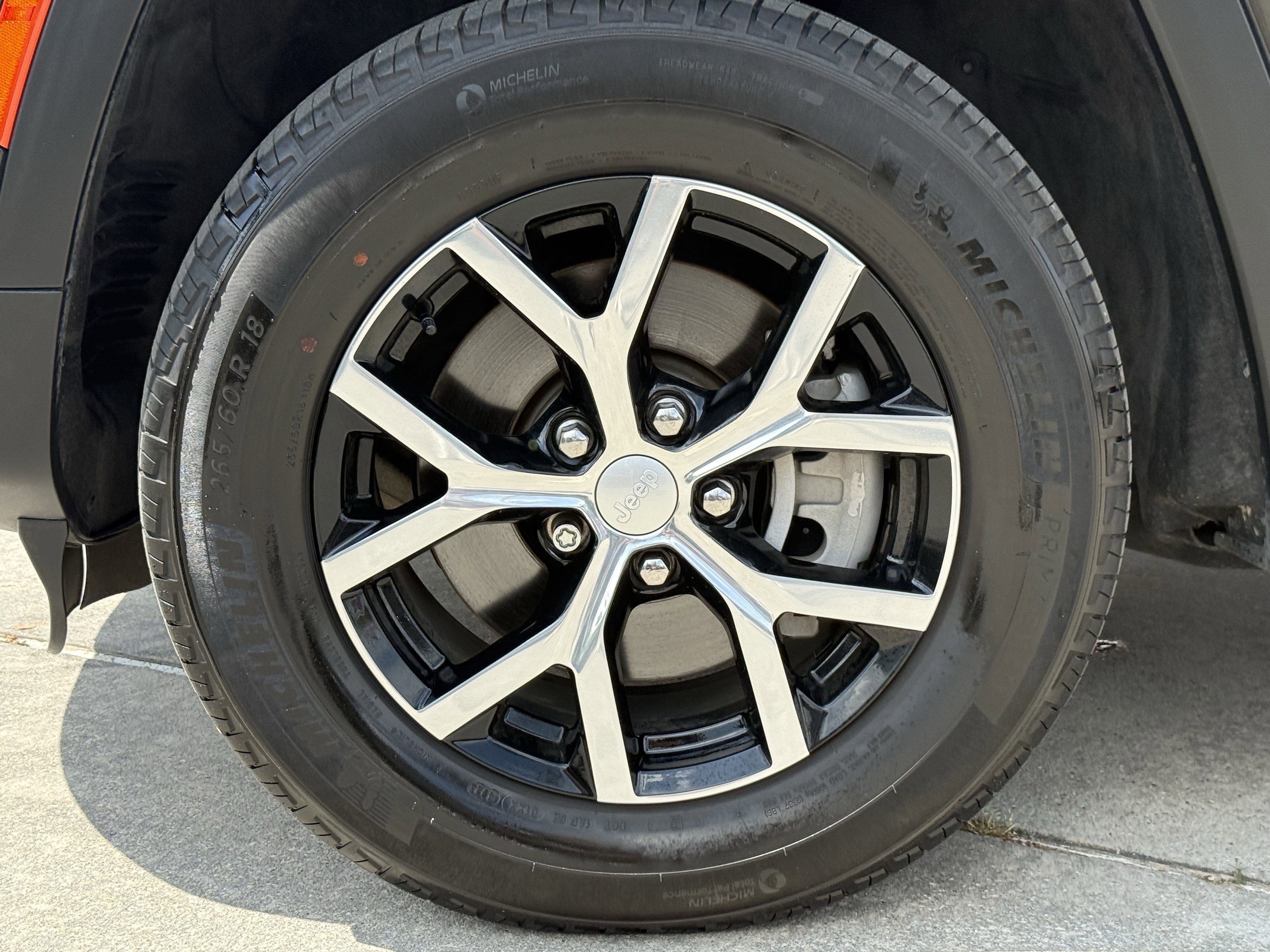 Used 2024 Jeep Grand Cherokee L Limited w/ Luxury Tech Group II image 12