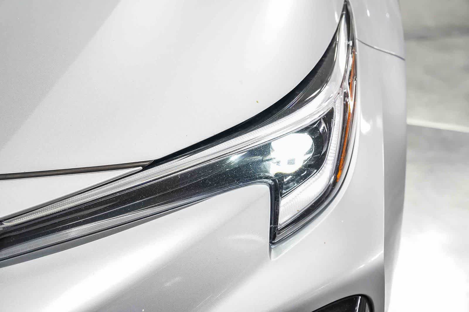 Used 2025 Toyota Corolla SE w/ SE Premium Package FWD image 7