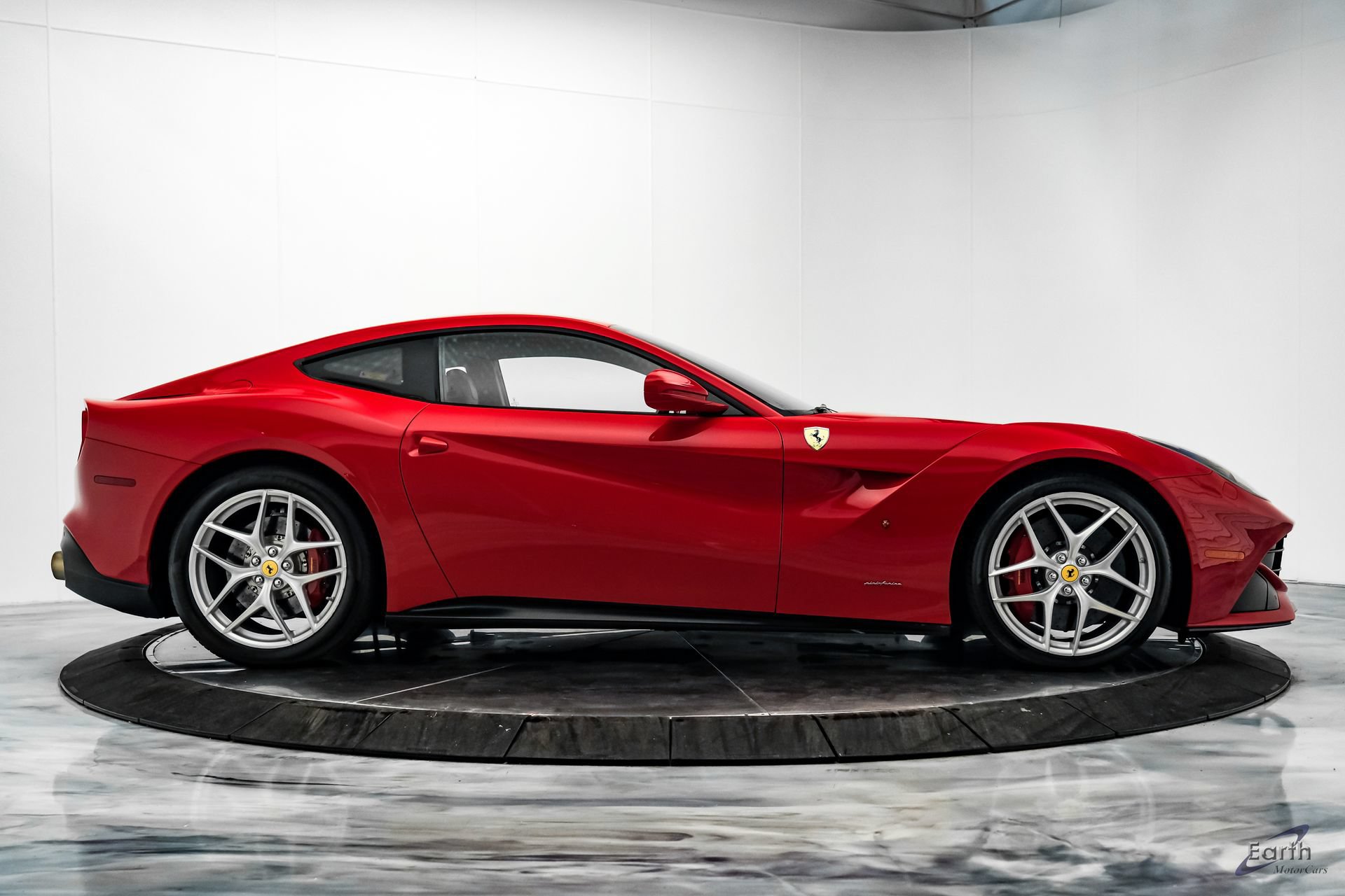 Used 2017 Ferrari F12 Berlinetta RWD image 18