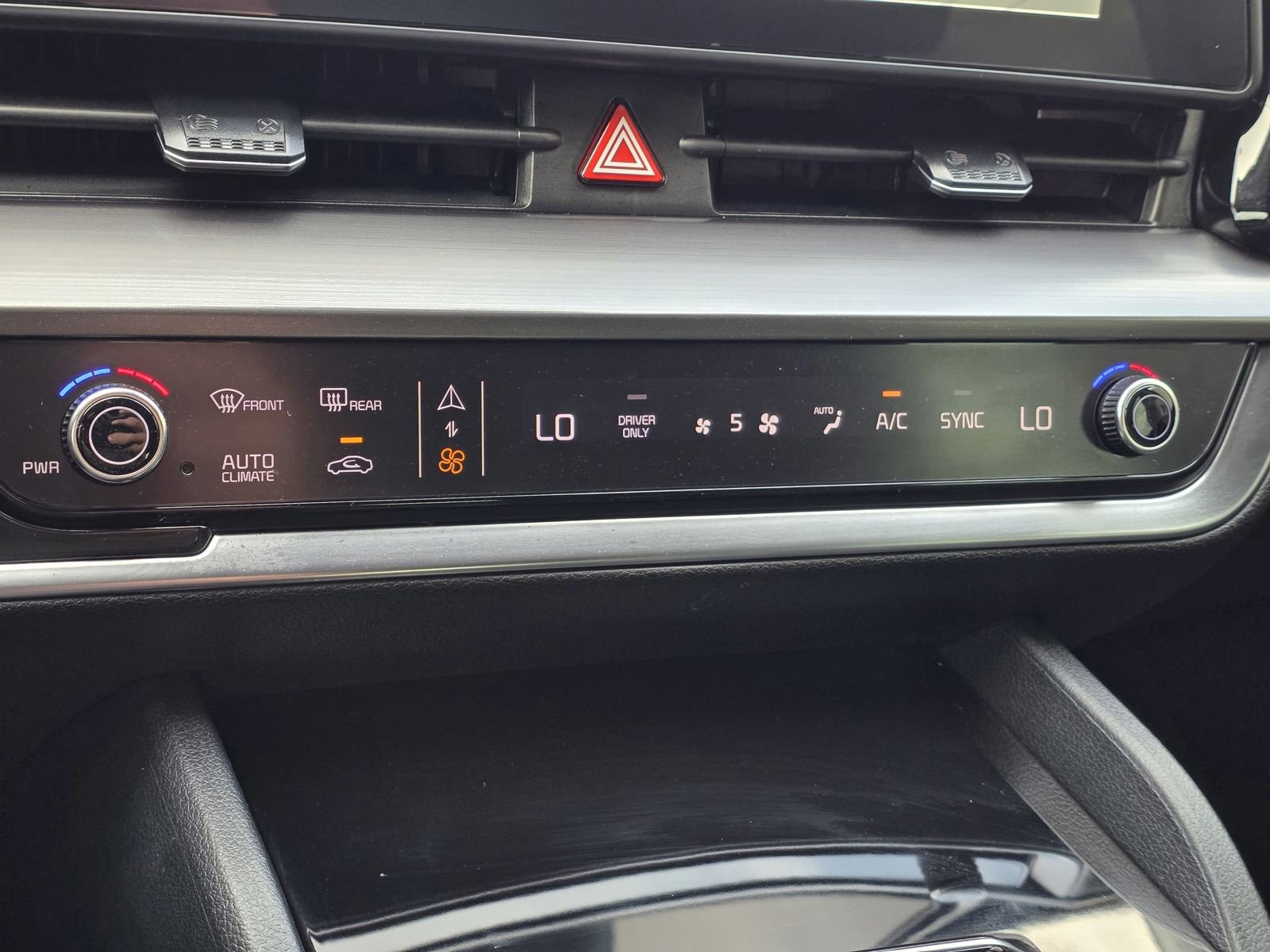 Used 2024 Kia Sportage EX w/ EX Premium Package image 25