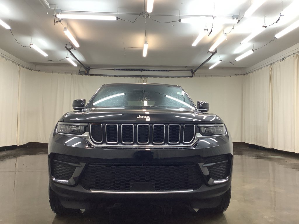 New 2025 Jeep Grand Cherokee Laredo X w/ Luxury Tech Group I image 11