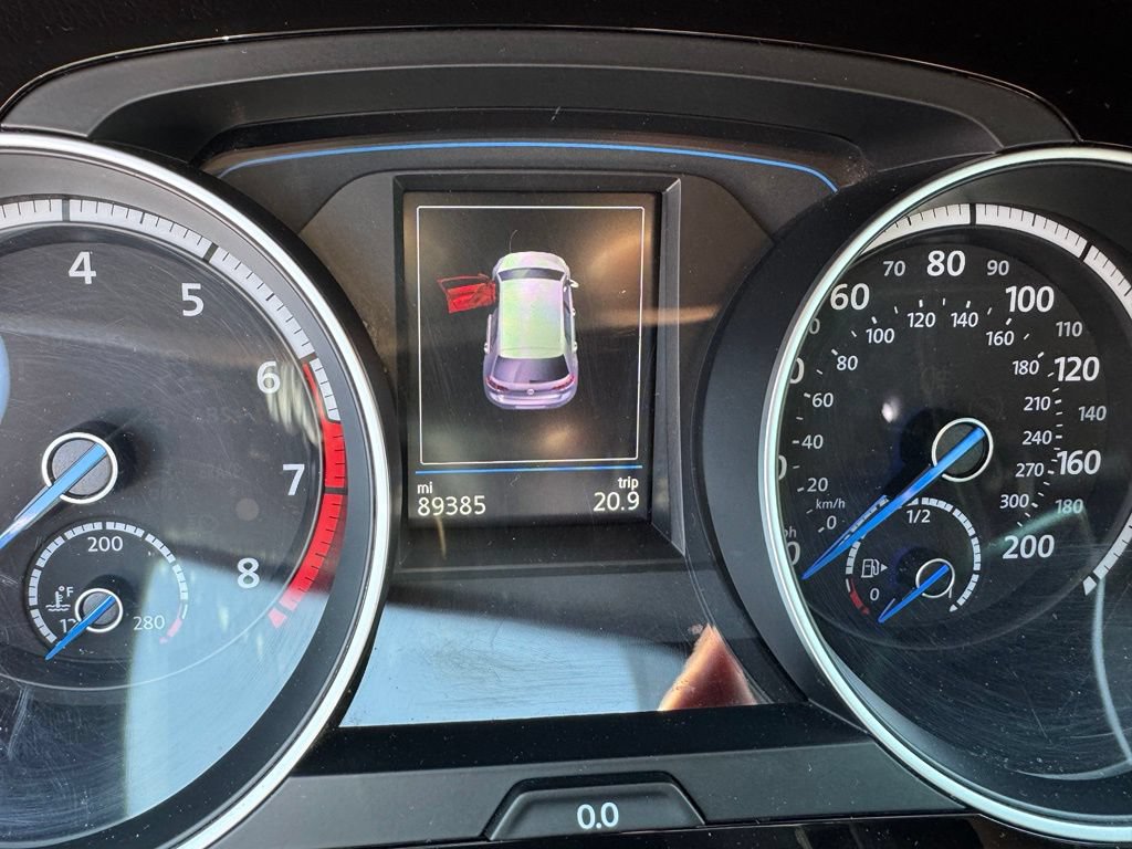 Used 2017 Volkswagen Golf R 4-Door AWD/4WD image 19