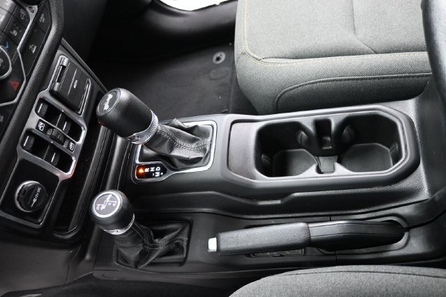 Used 2025 Jeep Wrangler Unlimited Sport AWD/4WD image 25