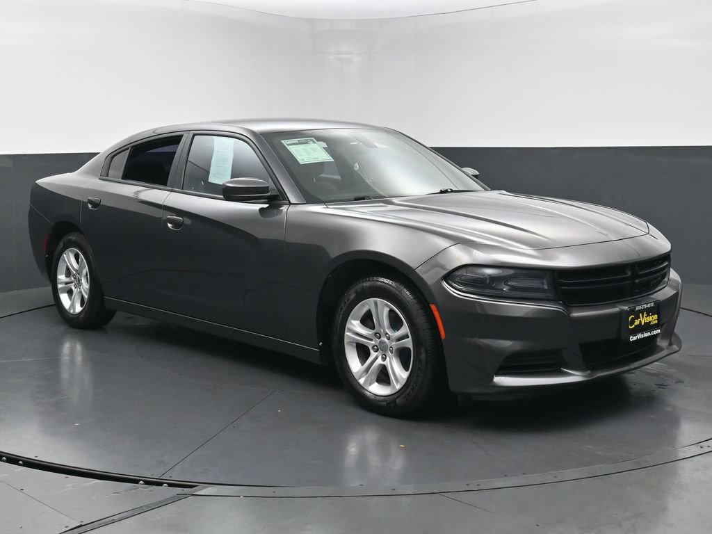 Used 2018 Dodge Charger SXT image 3