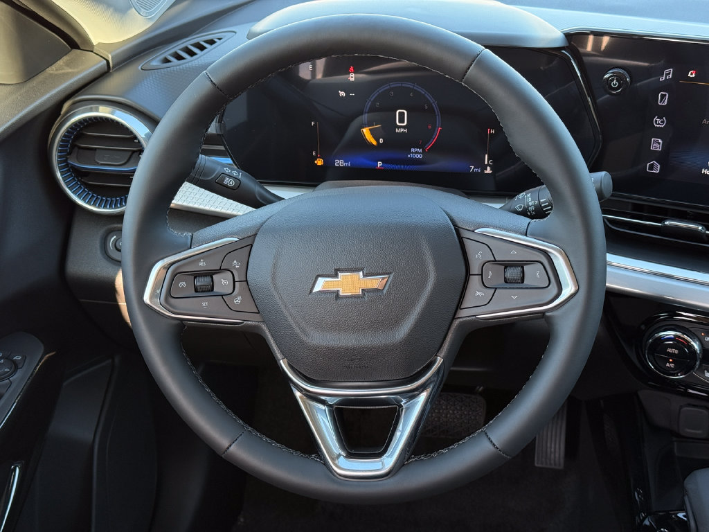New 2026 Chevrolet Trax LT w/ Sunroof Package FWD image 12