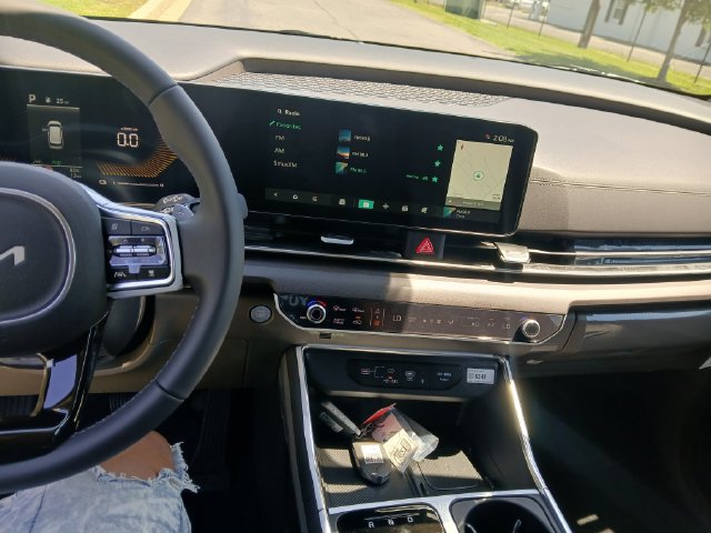 New 2026 Kia Carnival EX FWD image 32