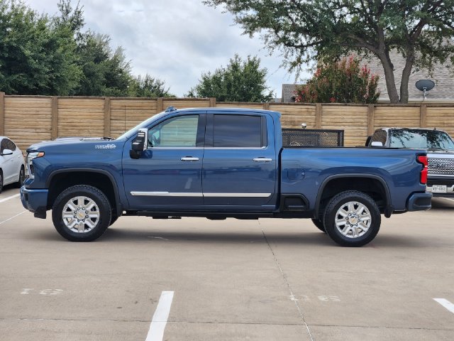 Used 2025 Chevrolet Silverado 2500 High Country w/ Technology Package AWD/4WD image 13